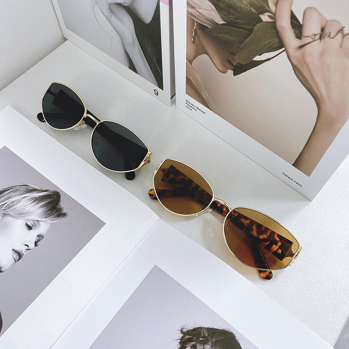 Fashionable Cat-Eye Sunglasses with Golden Frame Kalsten
