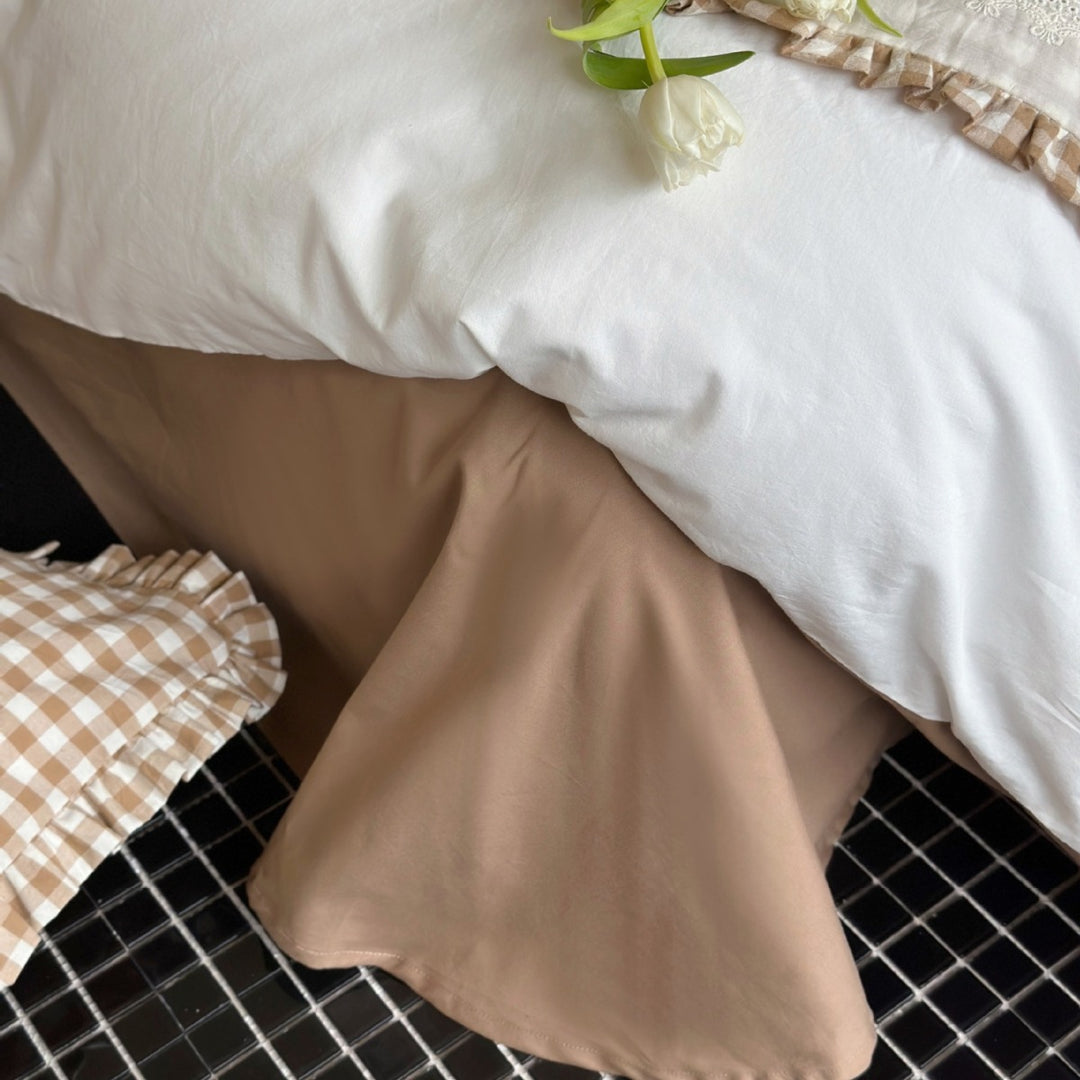 Checked bedding set in Vichy check with ruffles and lace edge