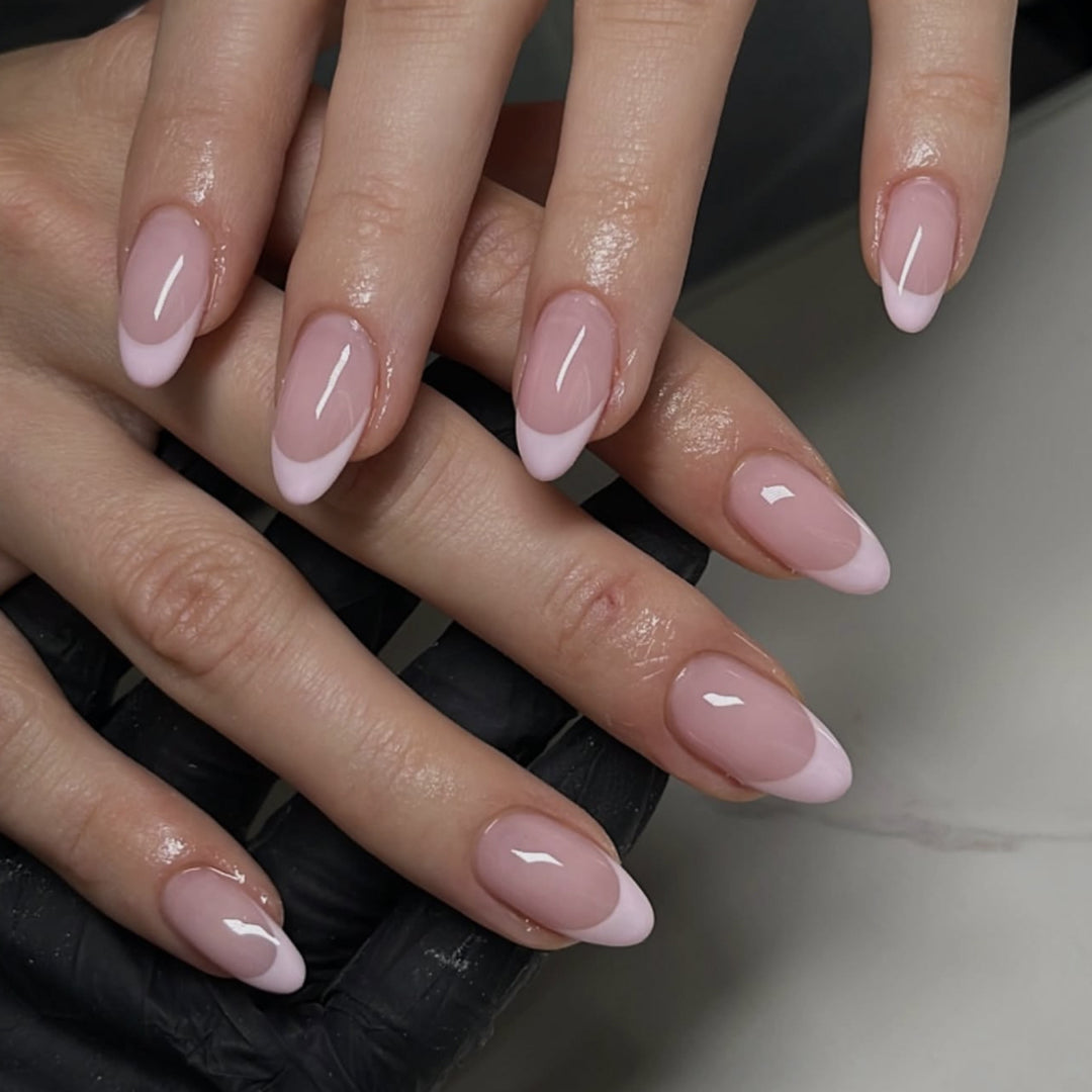 Artful stiletto nails with glitter accents Kalsten