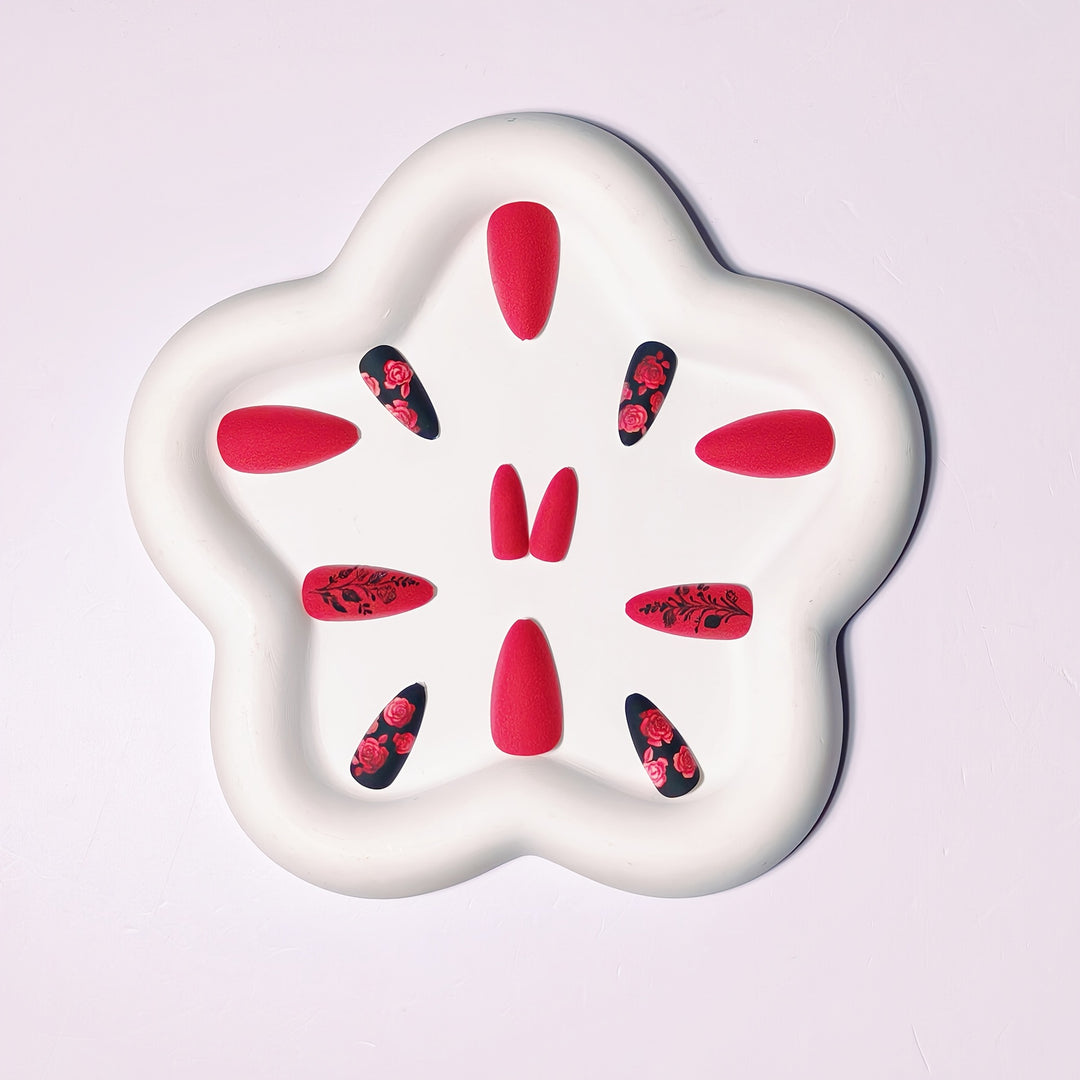 Detailed Floral Nail Art Kalsten