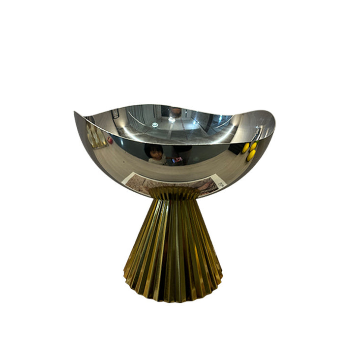 Elegant Metallic Centerpiece