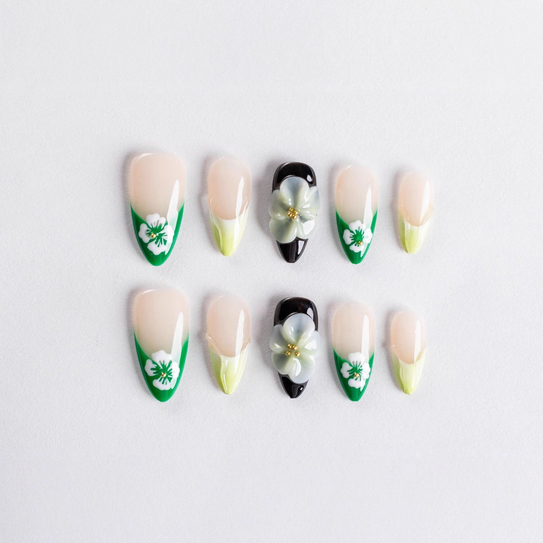 Floral Art Press-On Nail Design