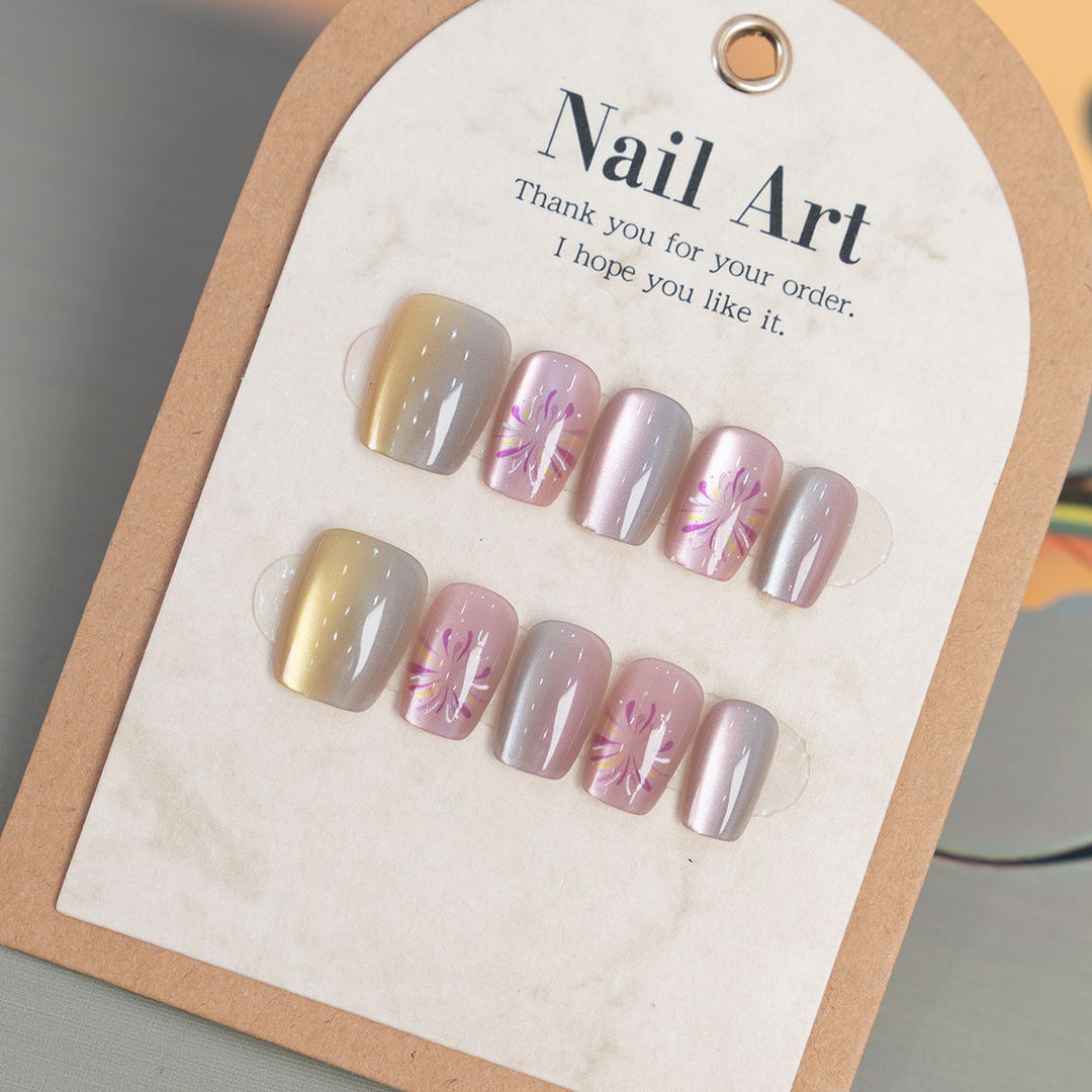 Elegant Floral Design Press-On Nail Art
