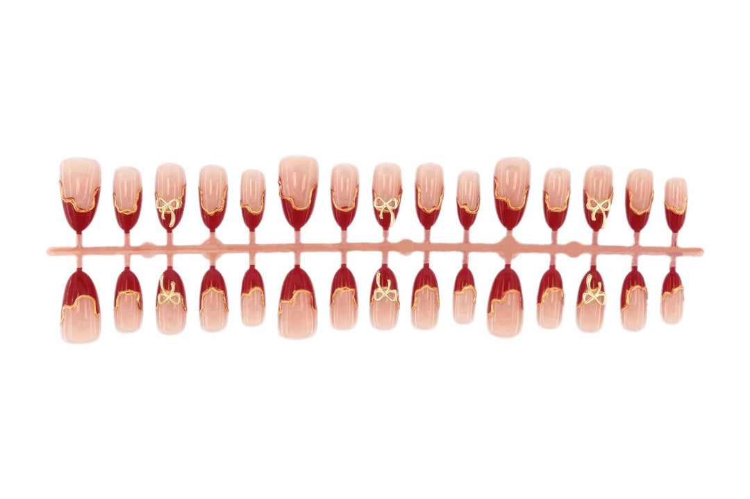 Fake nail set with flower and gold details Kalsten