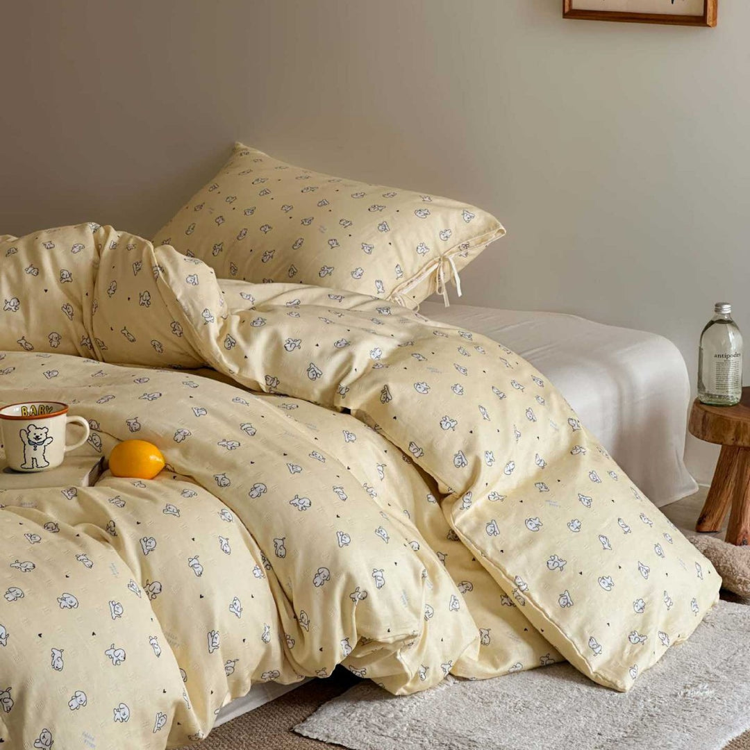 Cozy bedding set made of cotton percale with fine Vichy check and bow decoration