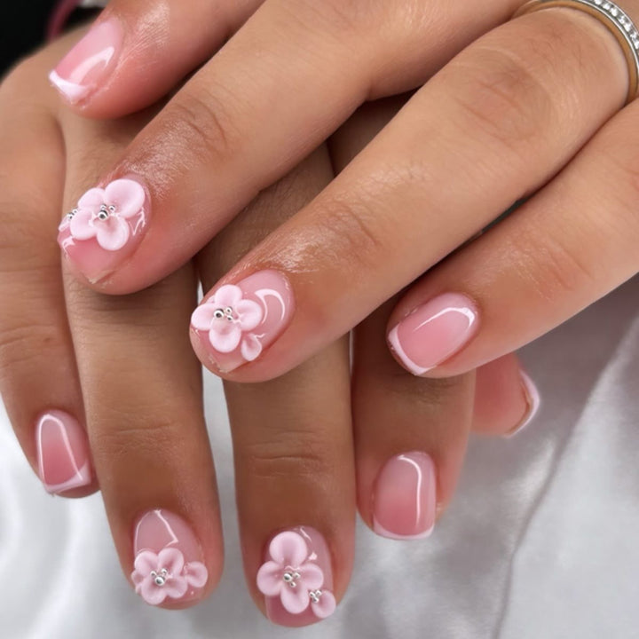 Artful Nail Art with Floral Design Kalsten