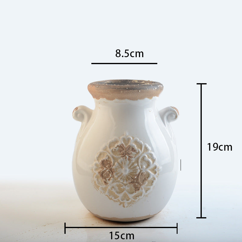 Elegant ceramic vase with decorative pattern Kalsten
