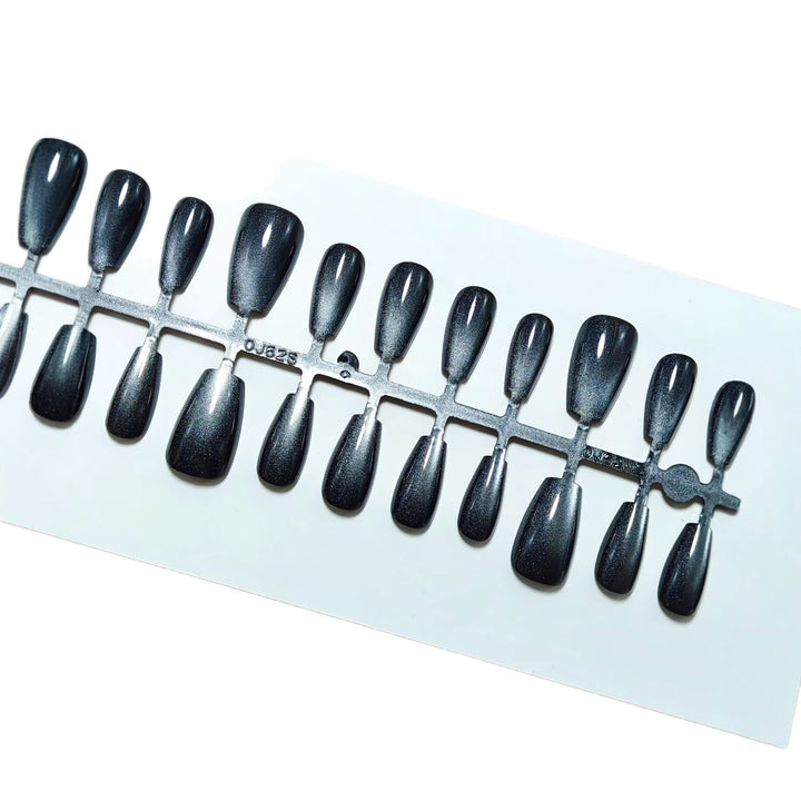 Shiny artificial nails with shimmering finish Kalsten