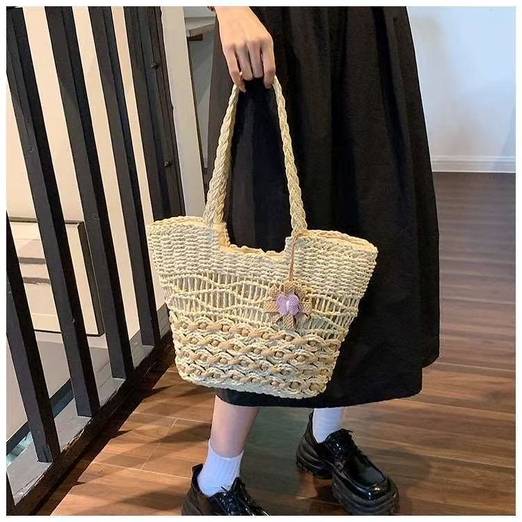 Braided shopping bag with decorative elements Kalsten
