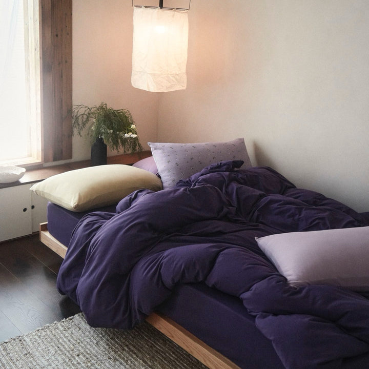 Satin bedding set in luxurious silk look
