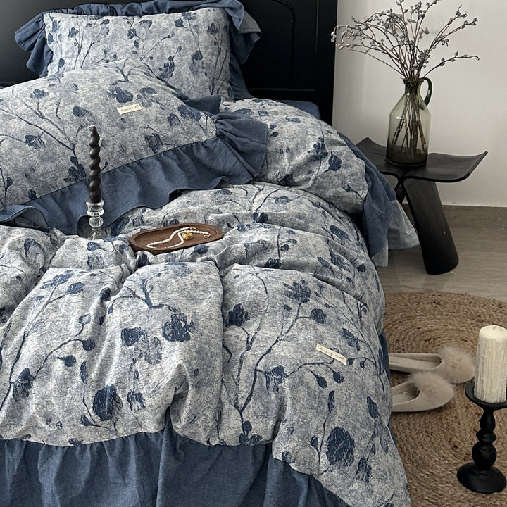 High-quality cotton bedding set with ruffles and floral quilted pattern