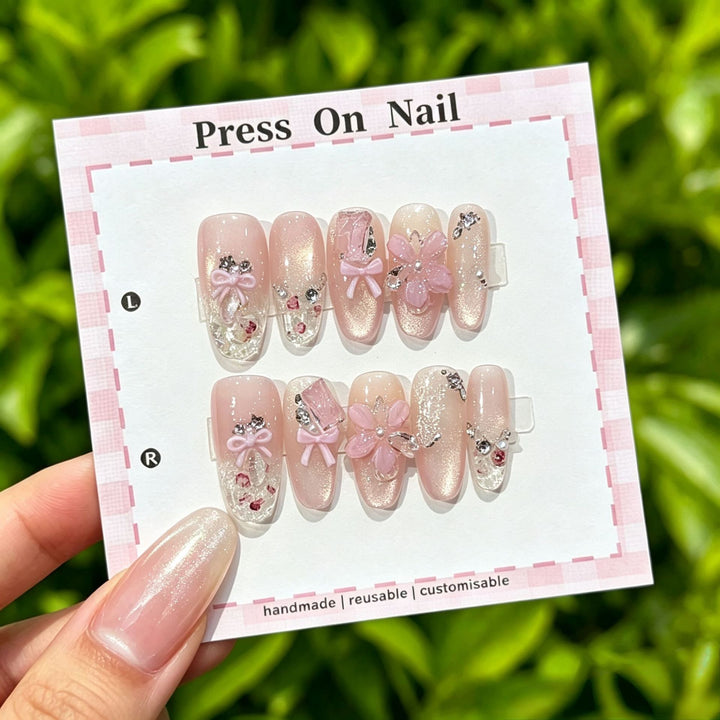 Artistic Press-On Nail Set with Tropical and Floral Accents
