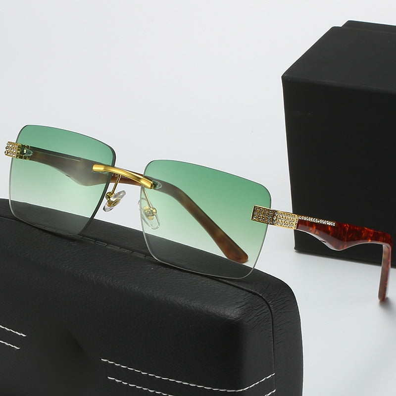 Ladies fashionable sunglasses in elegant square design Kalsten