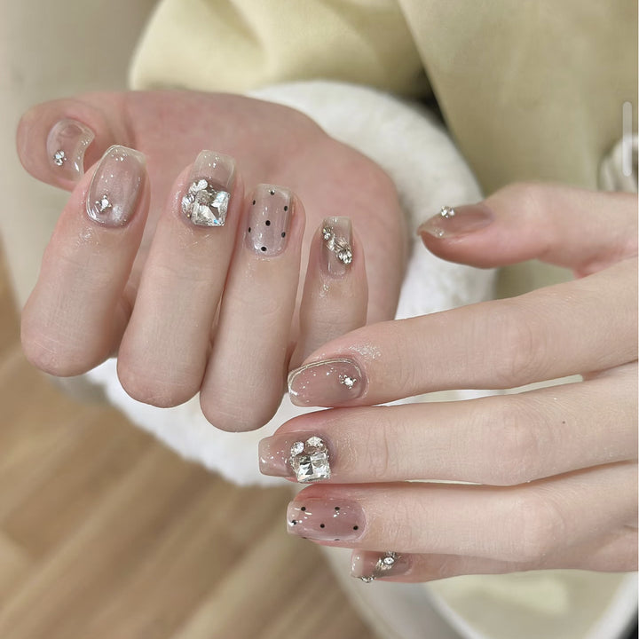 Luxury Decorative Press-On Nail Art Set Kalsten