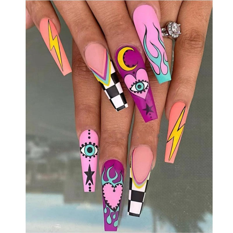 Creative and artistic art nails Kalsten