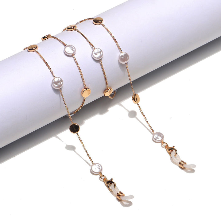 Elegant Heart-Shaped Pearl Chain Eyewear Holder Kalsten