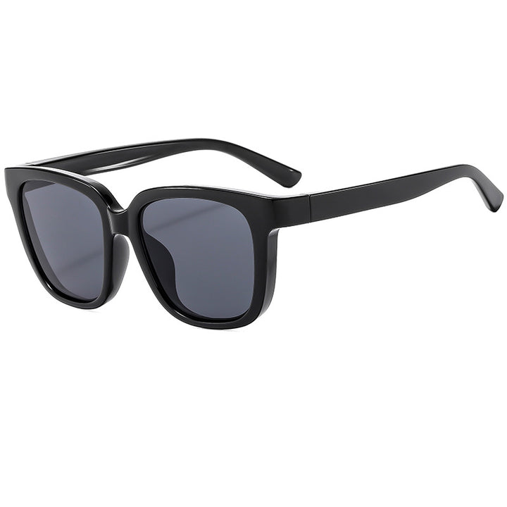 Women's sunglasses in a modern, square design with polarized lenses Kalsten
