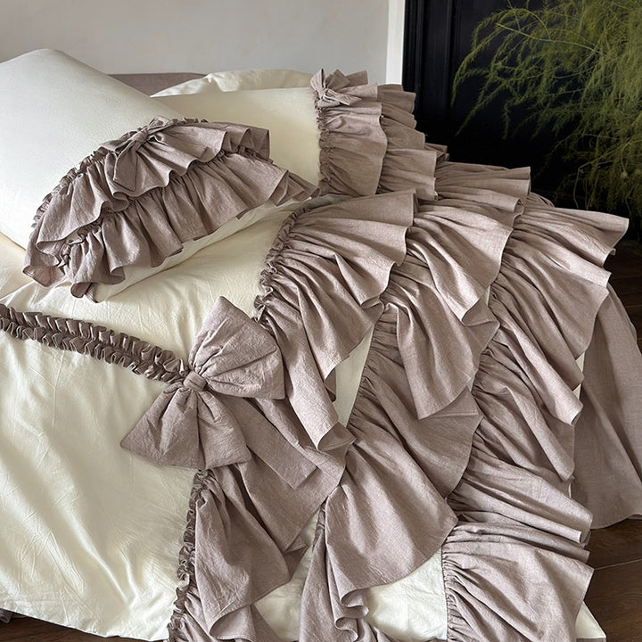 Romantic bedding set with layered ruffles and linen look