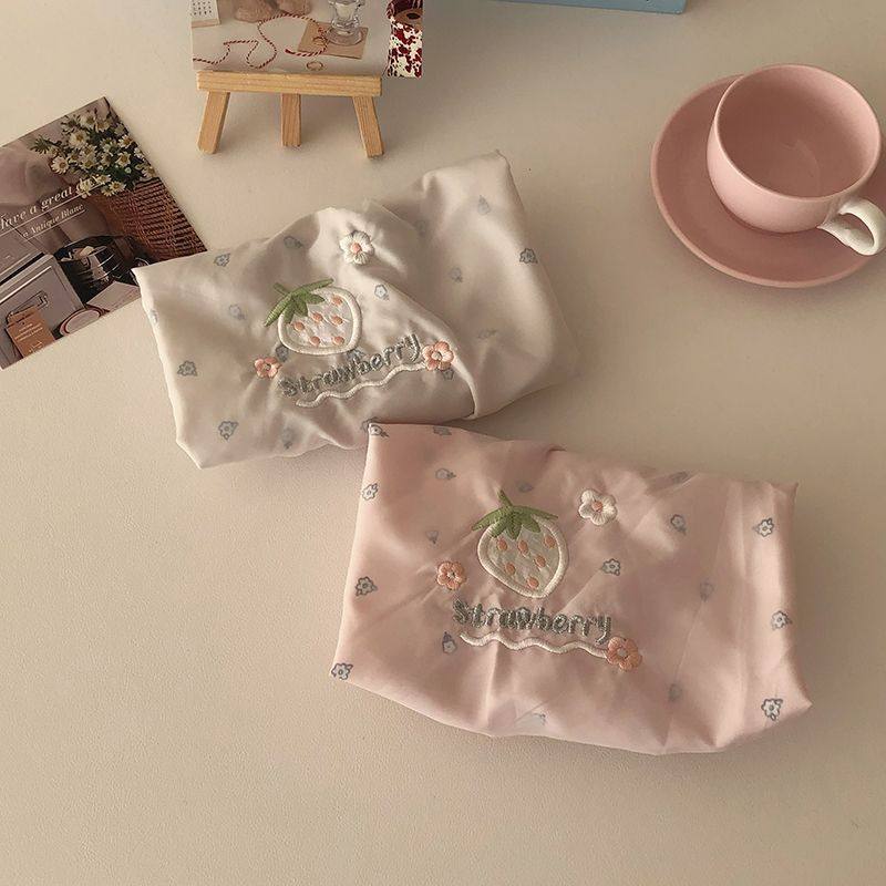 Stylish and Practical Kitchen Apron Kalsten