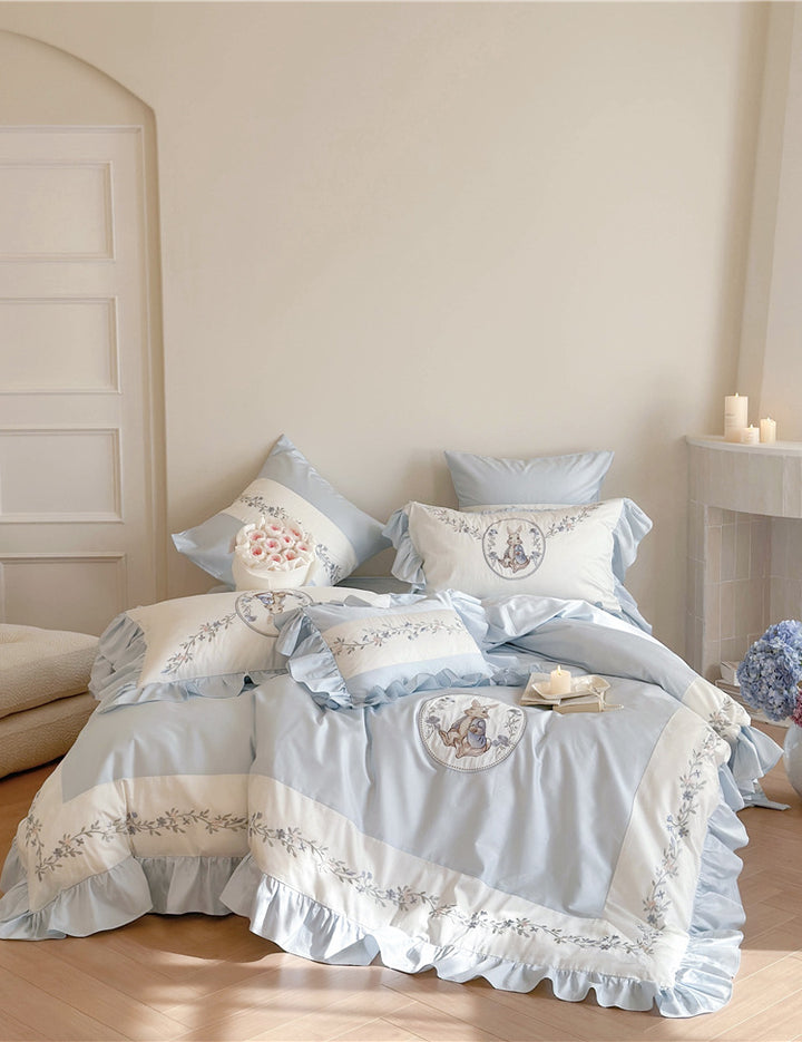 Bedding set with romantic ruffle edge and delicate embroidery