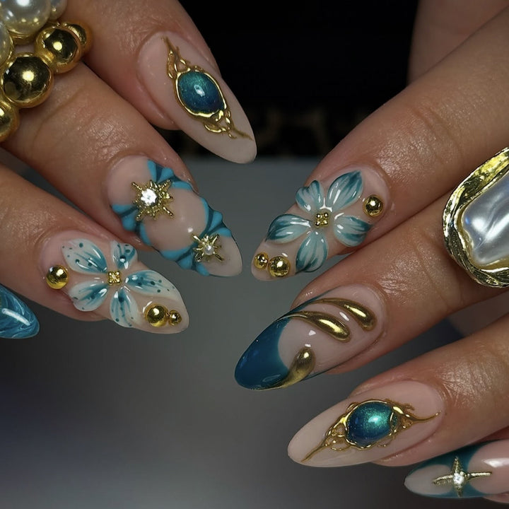 Creative Nail Art Set with Elaborate Flower and Gold Decorations Kalsten