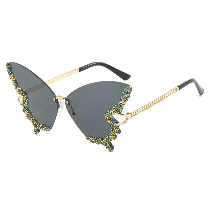 Ladies extravagant Cats Eye sunglasses with sparkling accents Kalsten