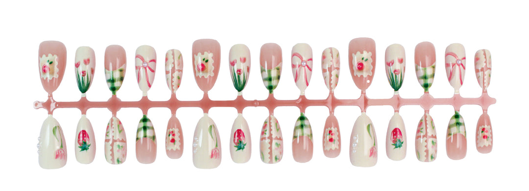 Artificial nail set with elegant floral and fashionable accents Kalsten
