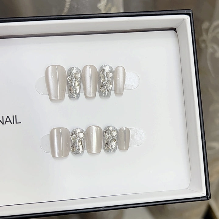 Elegant Designer Press-On Nails Set Kalsten