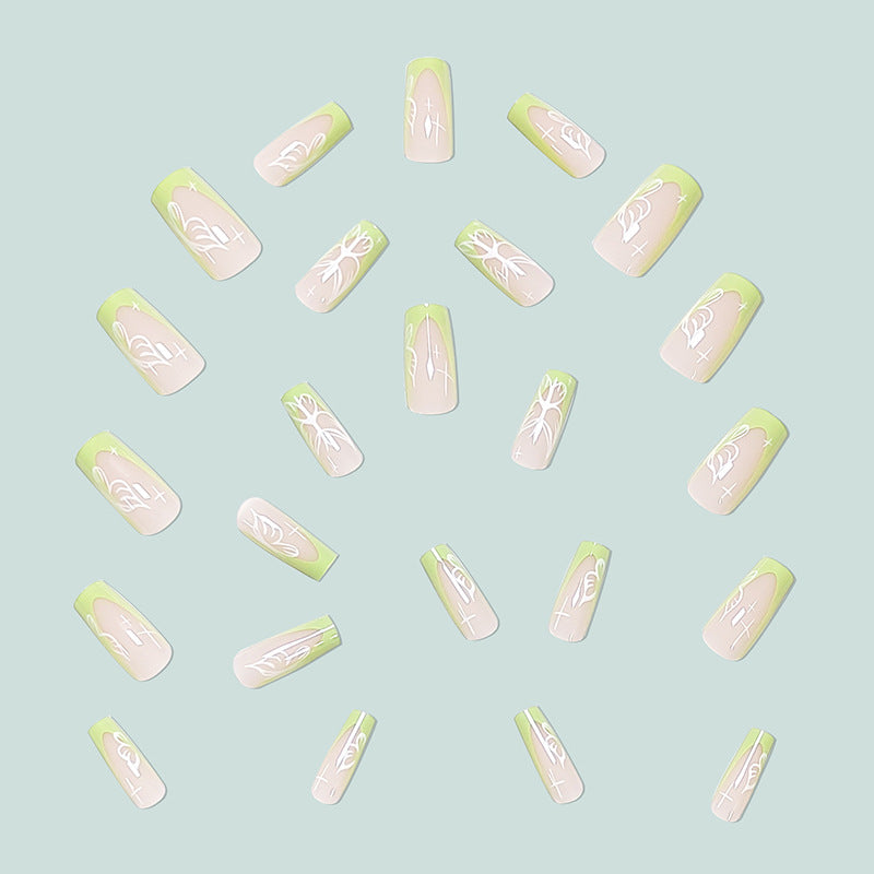 Artistic and creative nail extensions Kalsten