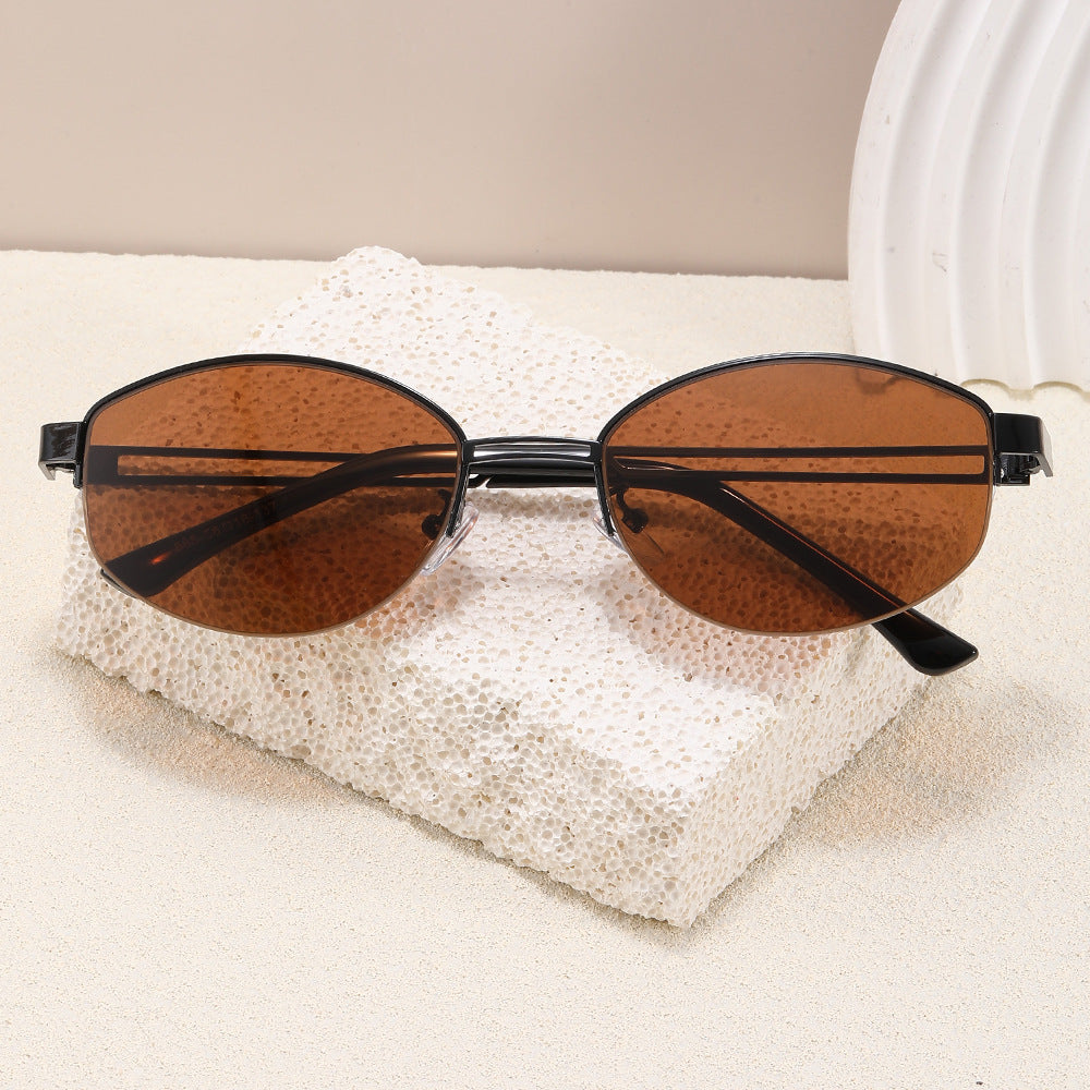 Fashionable glasses with elegant, oval shape Kalsten