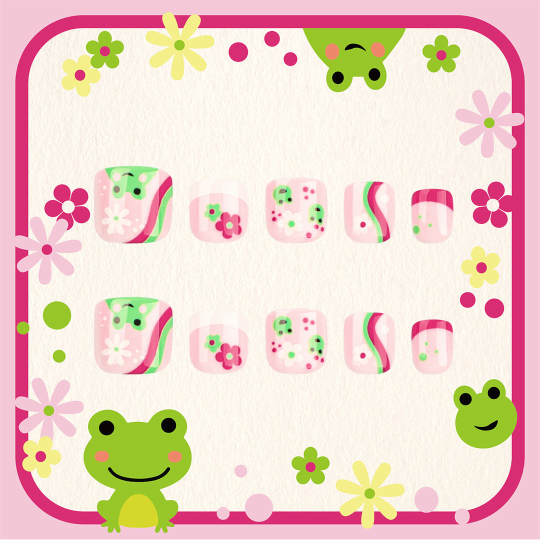 Artificial Nail Art with Panda Designs Kalsten