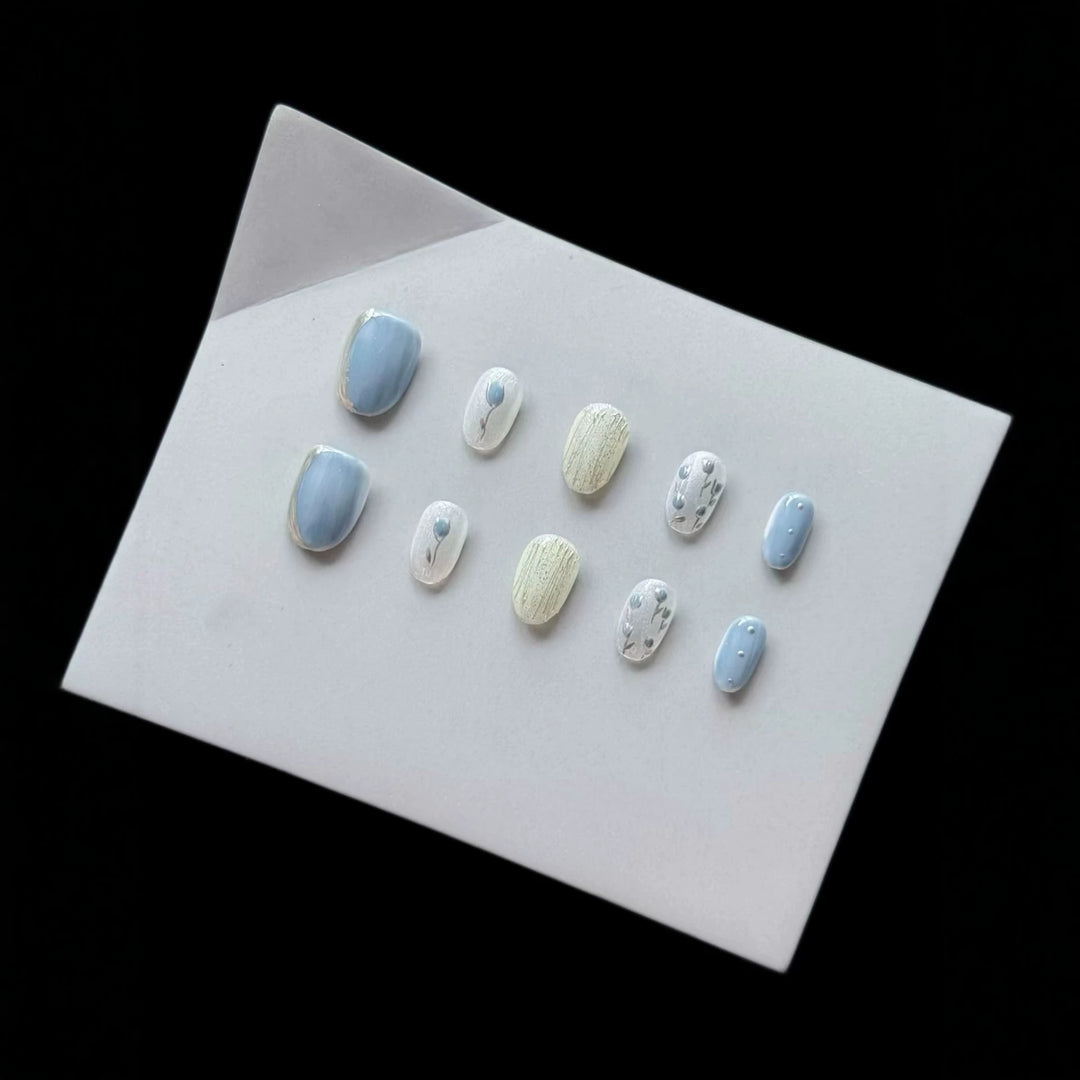 Artistic Press-On Nail Set with Textured Designs