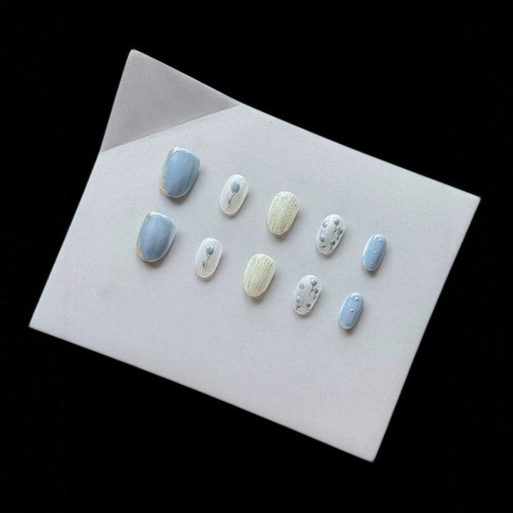 Artistic Press-On Nail Set with Textured Designs