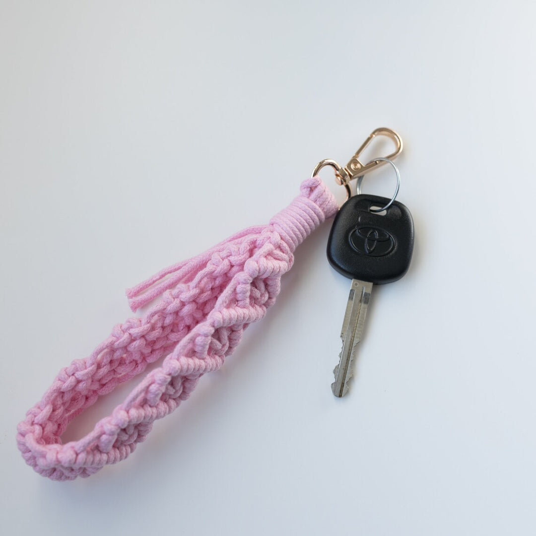 Macrame Keychain Holder Kalsten