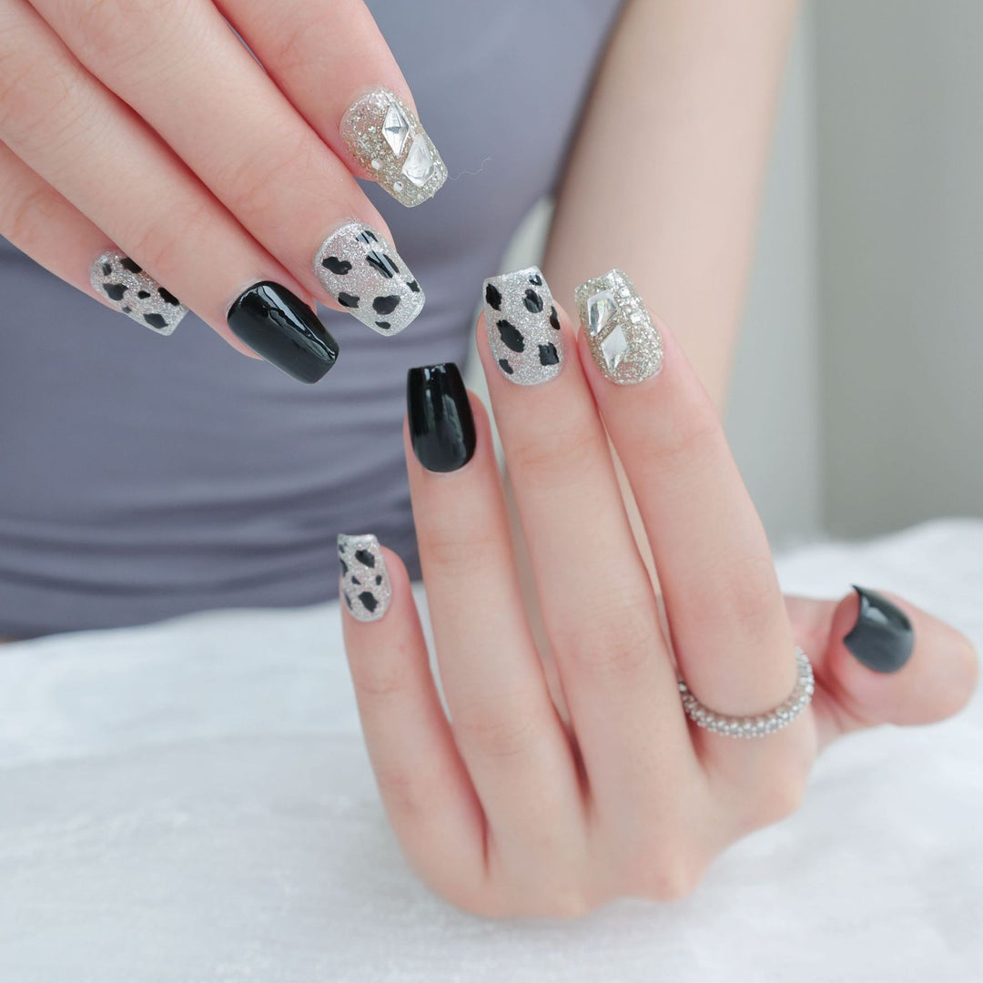 Chic Press-On Nail Art Set with Metallic Accent Designs