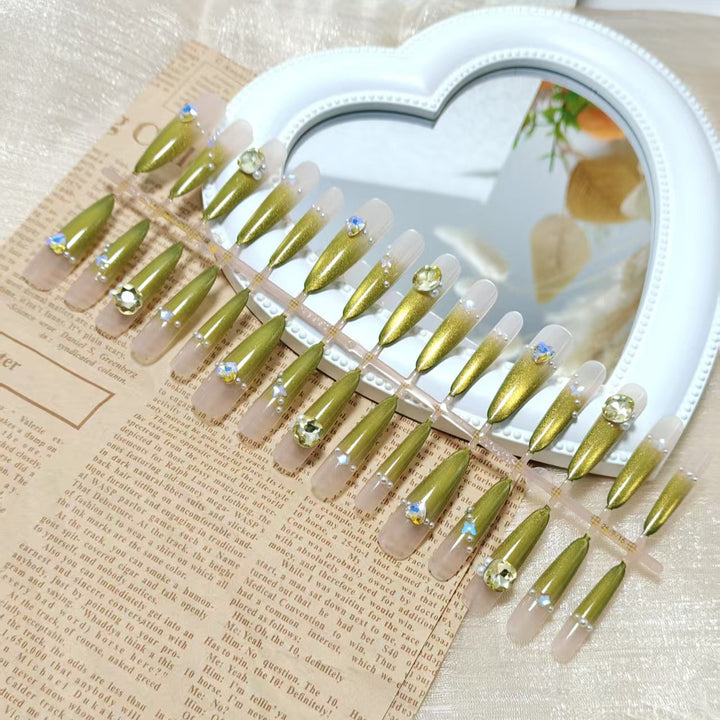 Artificial nails with elegant glitter accents Kalsten