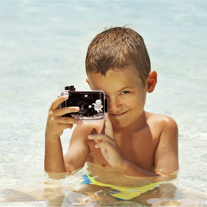 Adventure-Ready Waterproof Film Camera Kalsten