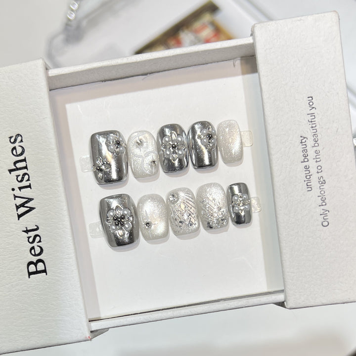 Decorative Silver Press-On Nail Set Kalsten
