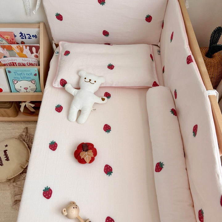 Baby equipment bedding set with strawberry embroidery and bumper