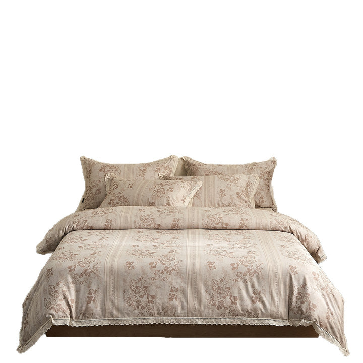 Noble bedspread set made of cotton satin with vintage floral pattern and lace border