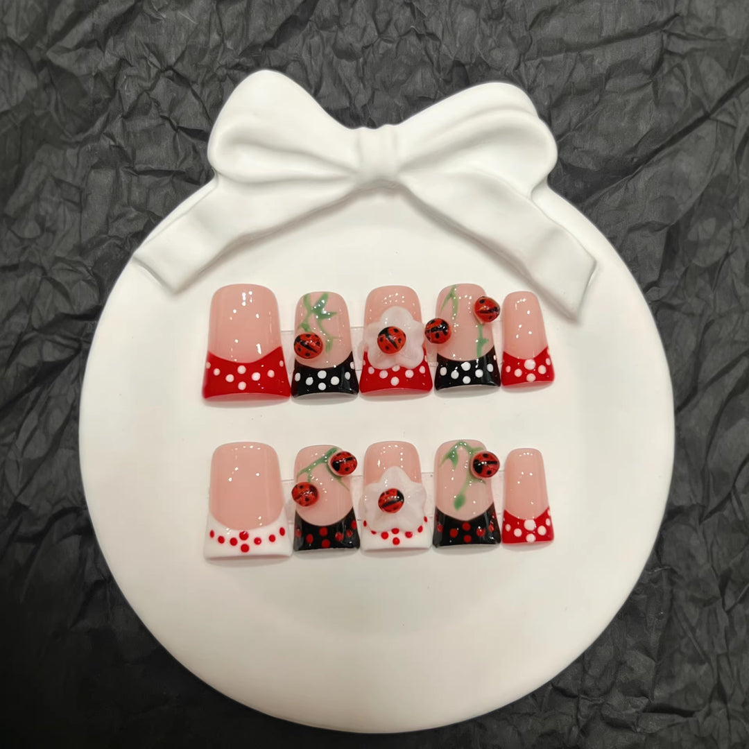 Artistic Ladybug-Themed Press-On Nails