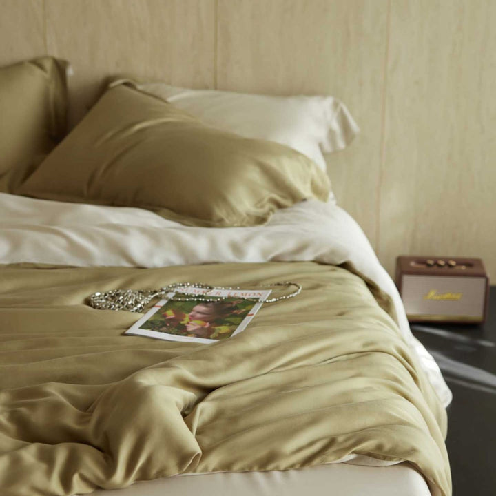 Silky-gloss premium bedding set made of cotton satin