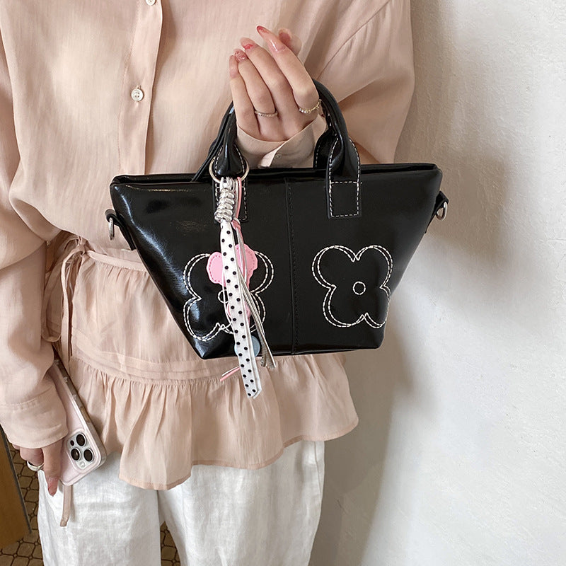 Fashion-Forward Handbag Kalsten