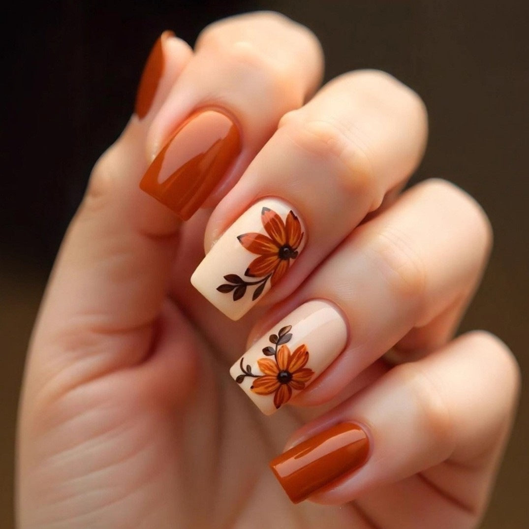 Artificial nails in elegant French tip design Kalsten