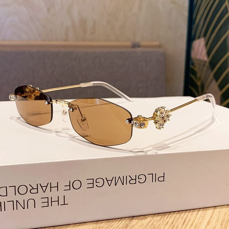 Fashionable sunglasses with luxurious golden accents Kalsten
