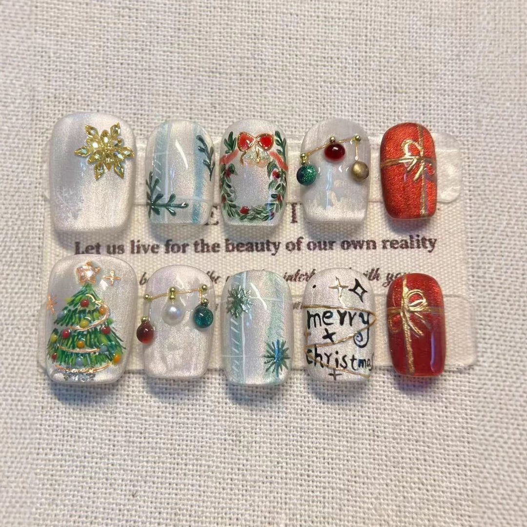 Festive Holiday-Themed Press-On Nail Set