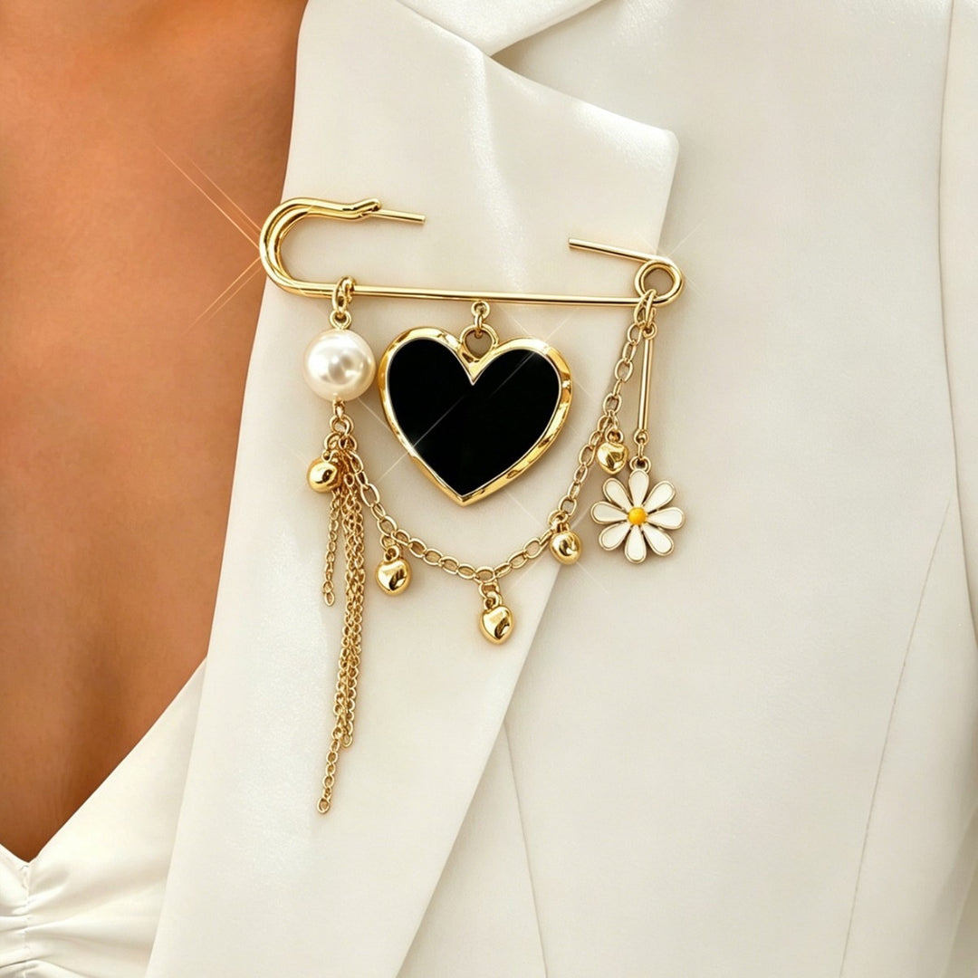 Elegant safety pin pendant Kalsten