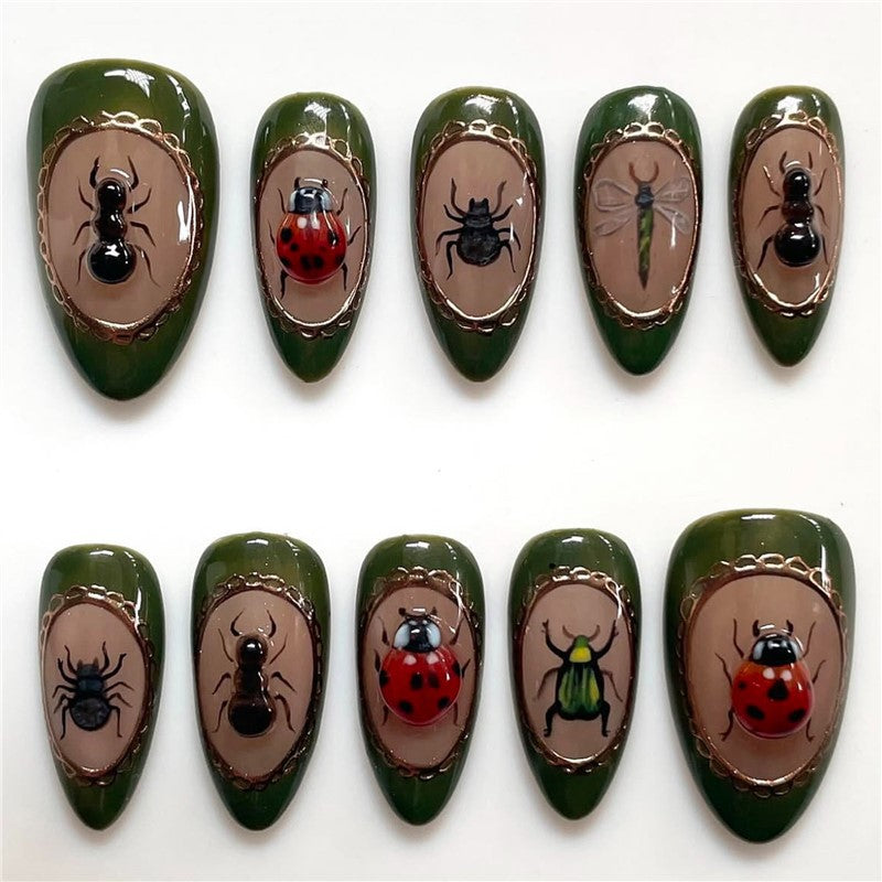 Artistic Bug-Inspired Press-On Nail Extensions Kalsten