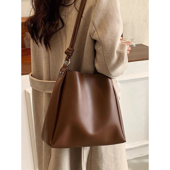 Sleek Minimalist Shoulder Bag Kalsten