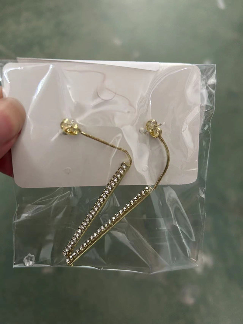 Elegant and Sparkling Stud Earrings Kalsten